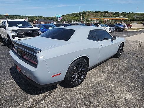 Used 2022 Dodge Challenger R/T w/ Blacktop Package image 8
