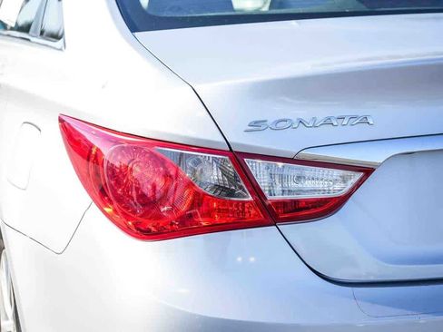 Used 2013 Hyundai Sonata GLS w/ Popular Equipment Pkg FWD image 9