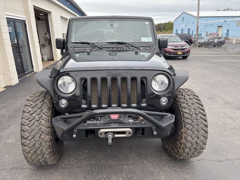 Used 2016 Jeep Wrangler Sport AWD/4WD image 4