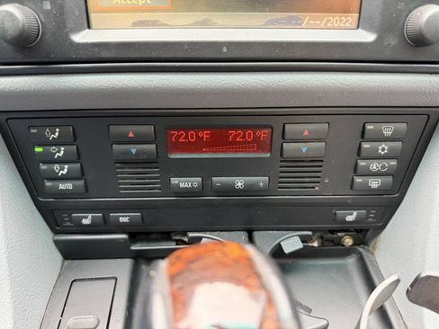 Used 2003 BMW 540i Sedan image 17