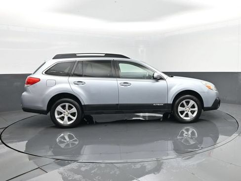 Used 2014 Subaru Outback 2.5i Premium AWD/4WD image 4