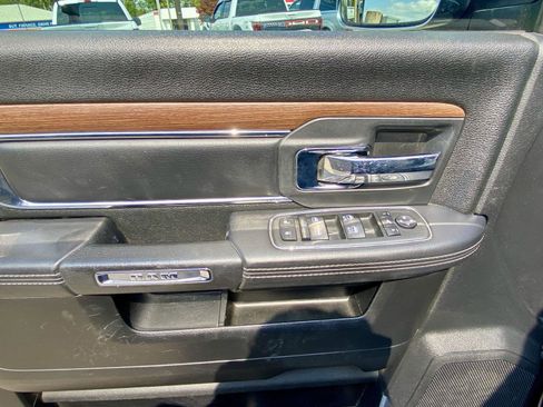 Used 2015 RAM 2500 Laramie w/ Convenience Group image 22