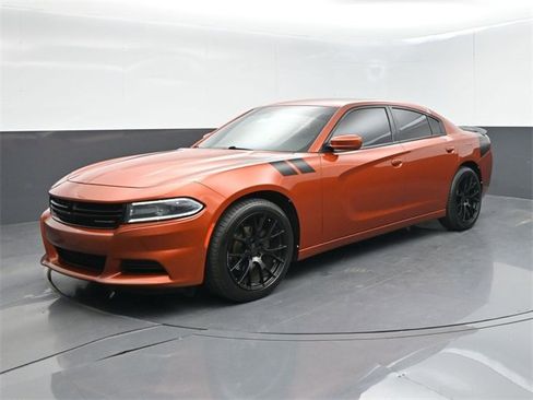 Used 2020 Dodge Charger SXT image 4