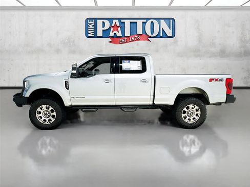 Certified 2022 Ford F250 Lariat w/ Lariat Ultimate Package image 4