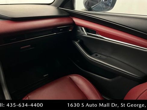 Used 2021 MAZDA MAZDA3 Hatchback w/Premium Plus Pkg image 10