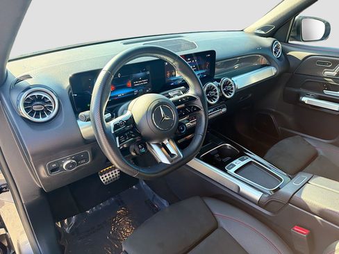 Used 2025 Mercedes-Benz GLB 35 AMG 4MATIC image 26