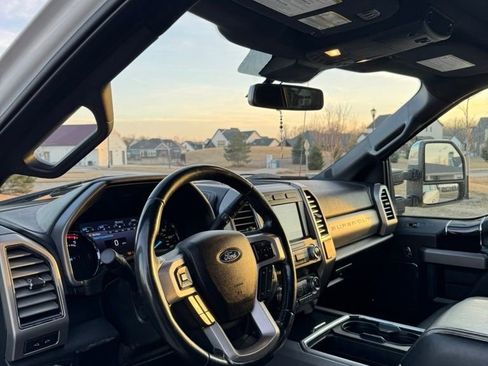 Used 2020 Ford F250 Platinum AWD/4WD image 9