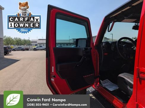 Used 2018 Jeep Wrangler Unlimited Rubicon AWD/4WD image 10