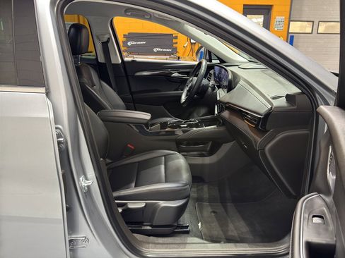 Used 2025 Buick Envision Preferred image 18