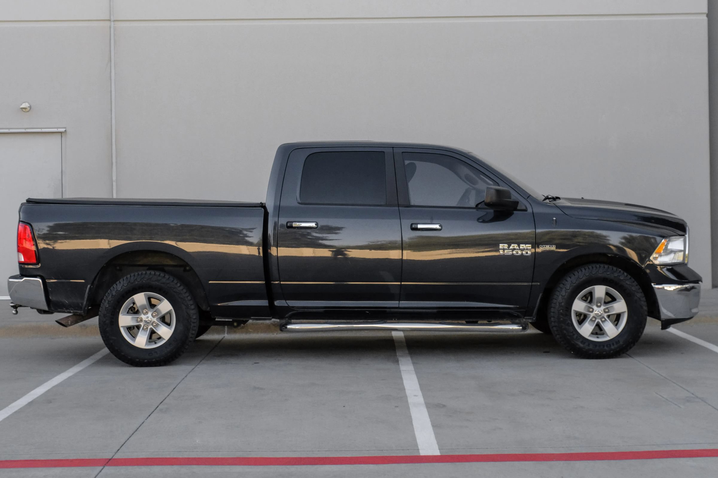 Used 2017 RAM 1500 Classic SLT RWD image 11
