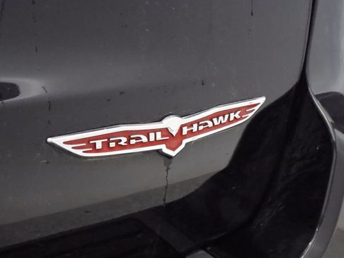 Certified 2017 Jeep Grand Cherokee Trailhawk w/ Trailhawk Luxury Group AWD/4WD image 16