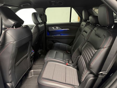 Used 2025 Ford Explorer ST-Line w/ Premium Package image 20