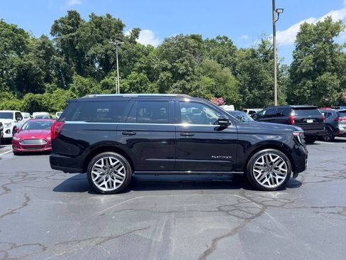 Used 2025 Ford Expedition Platinum w/ Platinum Ultimate Package AWD/4WD image 4