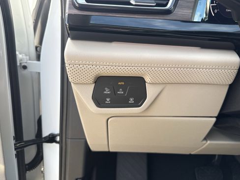 New 2026 Volkswagen Atlas SEL image 14