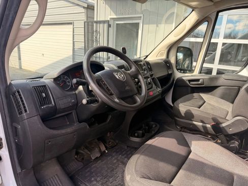 Used 2020 RAM ProMaster 2500 w/ Interior Convenience Group image 22