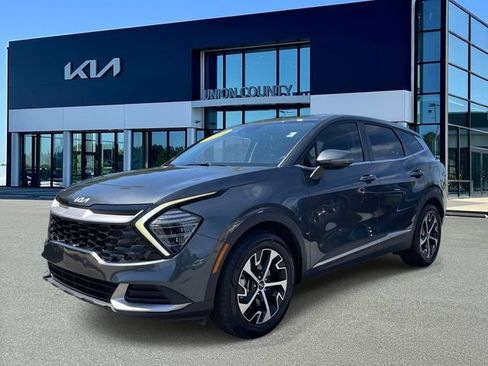 Certified 2024 Kia Sportage EX FWD image 3
