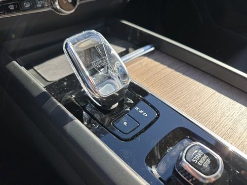 New 2026 Volvo XC60 B5 Ultra w/ Protection Package Premier image 15