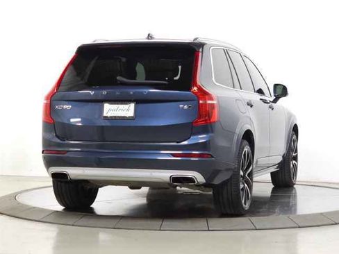 Used 2021 Volvo XC90 T6 Momentum w/ Climate Package image 12