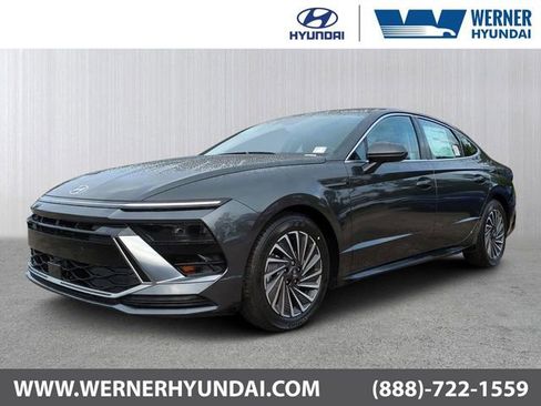 New 2025 Hyundai Sonata SEL image 1