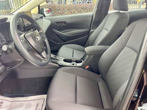 Used 2025 Toyota Corolla LE image 10