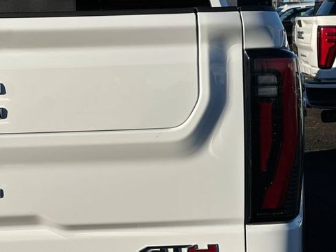 Used 2025 GMC Sierra 2500 AT4 w/ AT4 Premium Plus Package AWD/4WD image 98