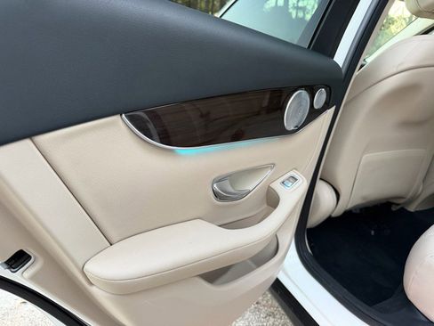 Used 2017 Mercedes-Benz GLC 300 4MATIC image 20