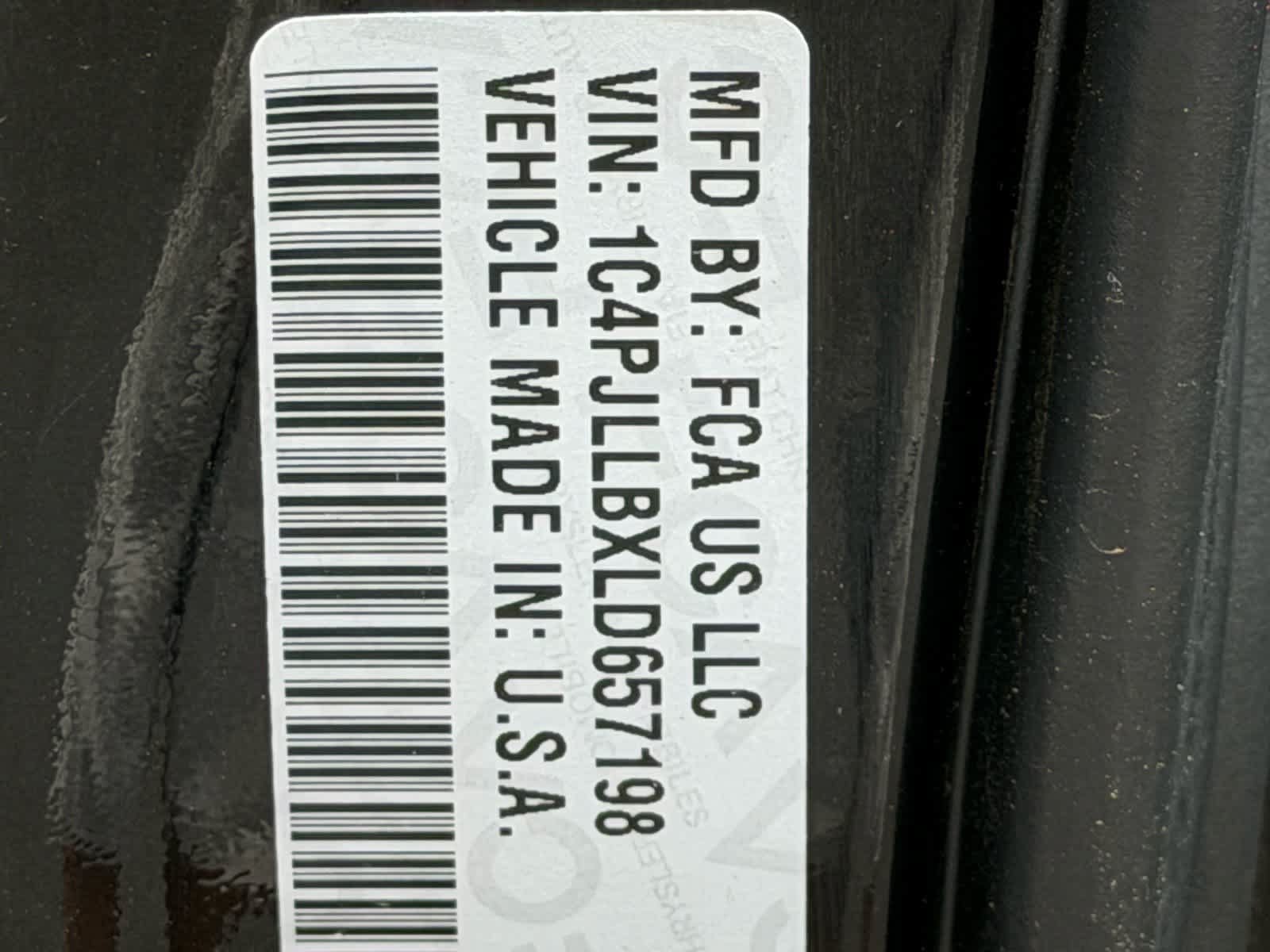 Used 2020 Jeep Cherokee Latitude Plus FWD image 22