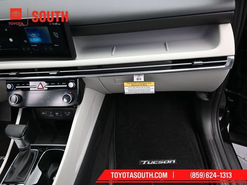 Used 2025 Hyundai Tucson SEL AWD/4WD image 34