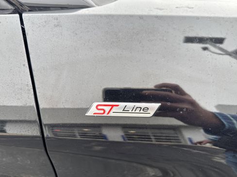 Used 2025 Ford Explorer ST-Line w/ ST-Line Street Pack image 8