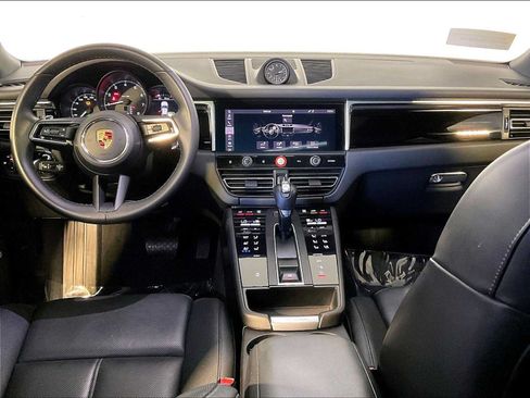 Certified 2023 Porsche Macan AWD/4WD image 14