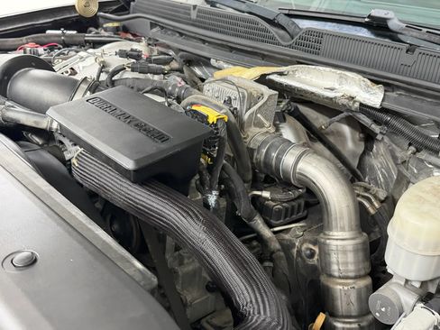 Used 2018 GMC Sierra 2500 Denali w/ Duramax Plus Package AWD/4WD image 95