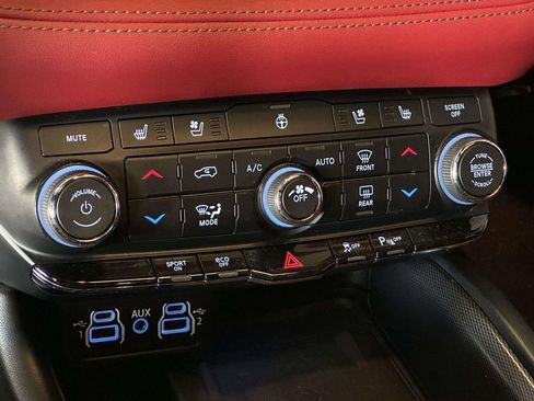 Used 2022 Dodge Durango R/T w/ Blacktop Package AWD/4WD image 33