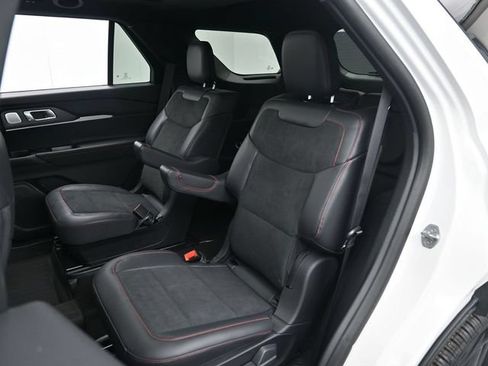 Used 2025 Ford Explorer ST w/ Sun And Sound Package AWD/4WD image 33