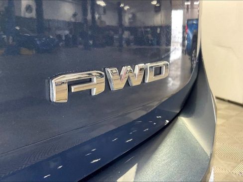 Used 2024 GMC Terrain SLE image 42