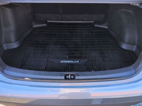 Used 2020 Toyota Corolla LE image 23