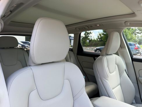Certified 2024 Volvo XC60 B5 Plus w/ Protection Package Premier AWD/4WD image 11