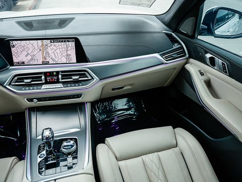 Used 2020 BMW X5 M50i w/ Executive Package image 15