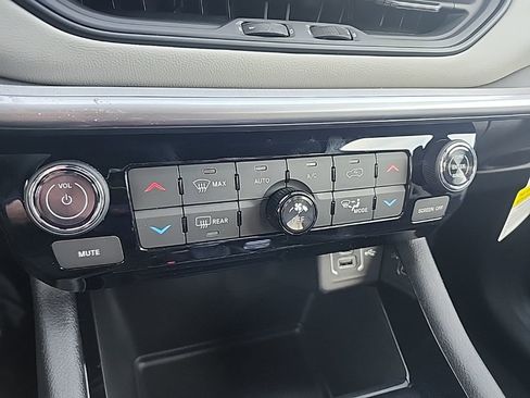 New 2026 Jeep Compass Limited AWD/4WD image 35