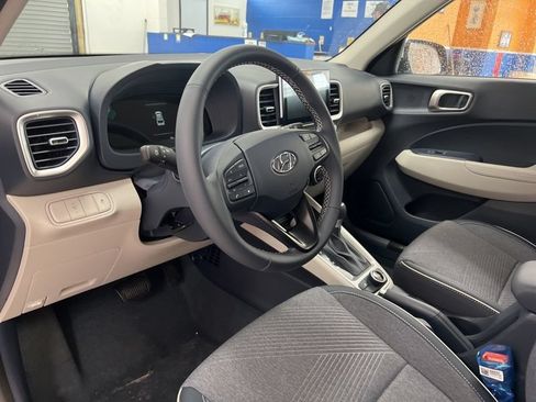 New 2026 Hyundai Venue SEL FWD image 17