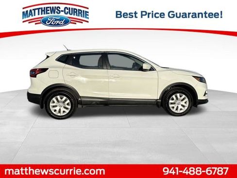 Used 2020 Nissan Rogue Sport S image 3