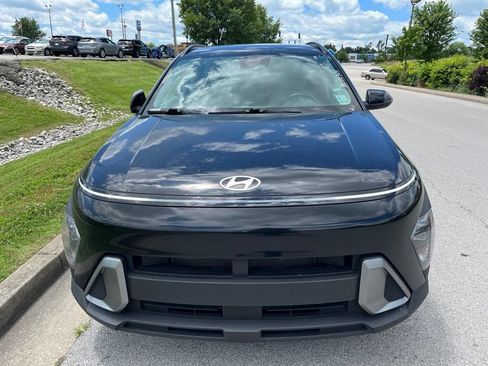 Used 2024 Hyundai Kona SEL FWD image 2