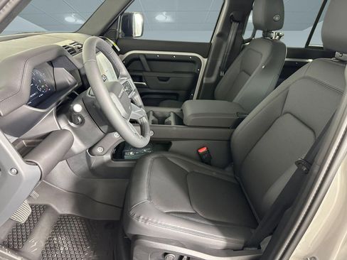 Used 2026 Land Rover Defender 110 S AWD/4WD image 4