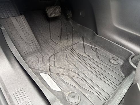 Used 2024 Chevrolet Equinox LT w/ LPO, Floor Liner Package image 17