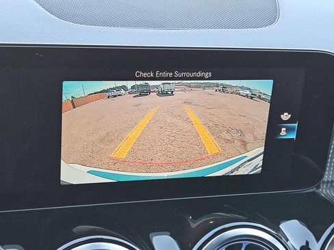 Used 2022 Mercedes-Benz GLB 250 250 4MATIC image 14