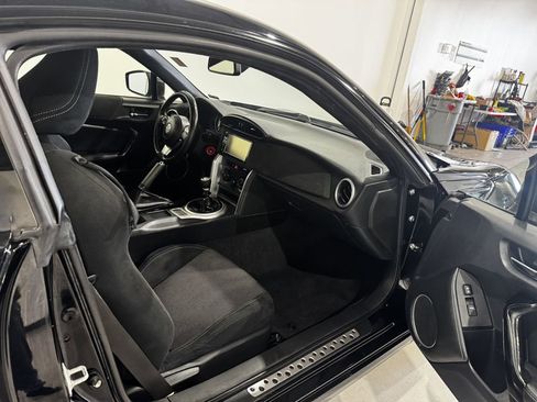 Used 2019 Toyota 86 RWD image 22