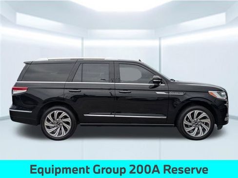 Used 2024 Lincoln Navigator Reserve AWD/4WD image 8