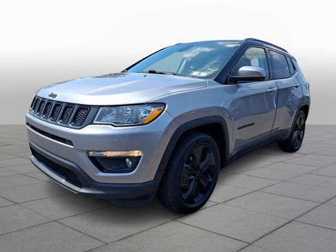 Used 2019 Jeep Compass Latitude FWD image 4