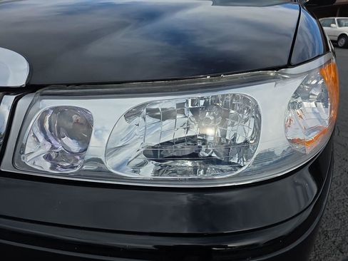 Used 1999 Lincoln Town Car Signature image 26