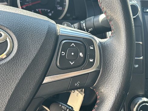 Used 2017 Toyota Camry SE FWD image 17
