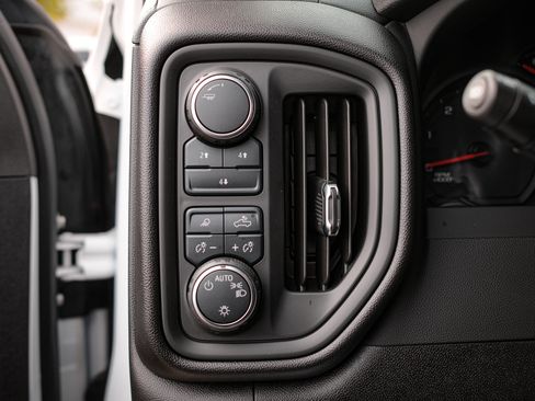 Used 2025 Chevrolet Silverado 2500 Custom w/ Custom Value Package image 18